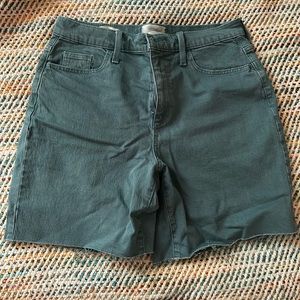 Universal Thread Shorts